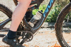 Kaptive 8 Carbon Water Bottle Cage For Gravel And Mountain Bikes -Cycling Gear KAPTIVE 8 4